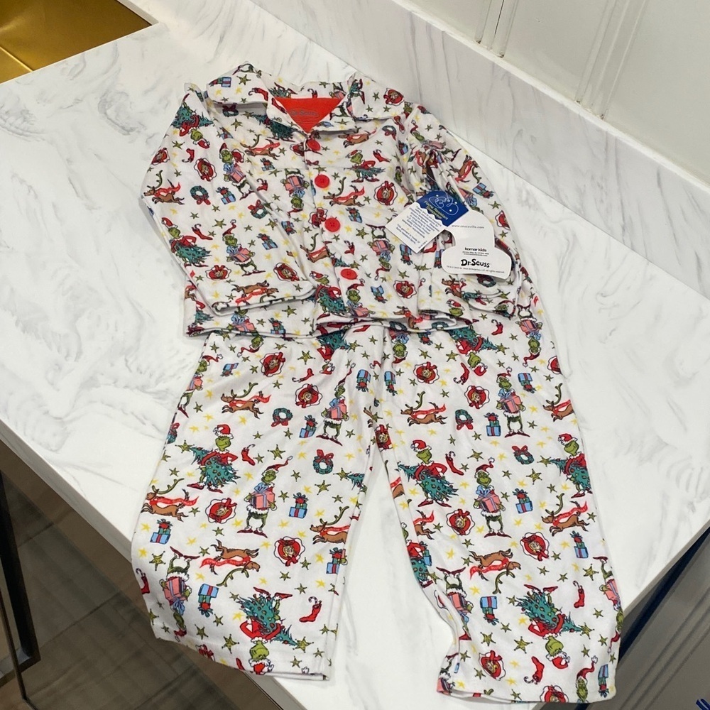 Dr Seuss NWT “Grinch” kids flannel button front Christmas pajamas. Size 4T - Picture 2 of 7